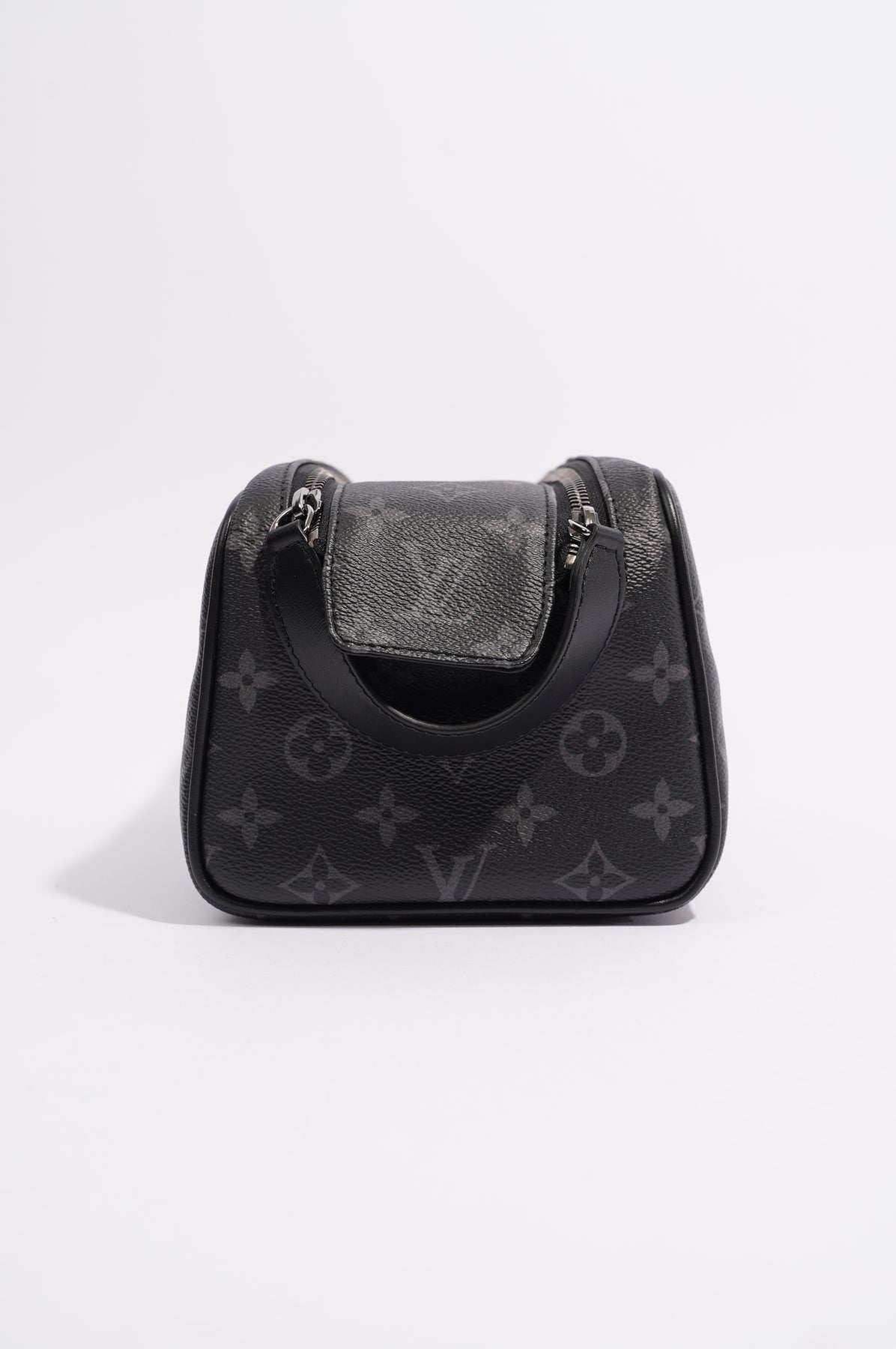 Louis Vuitton - Dopp toiletry kit in black grained leather ref.1016155 -  Joli Closet