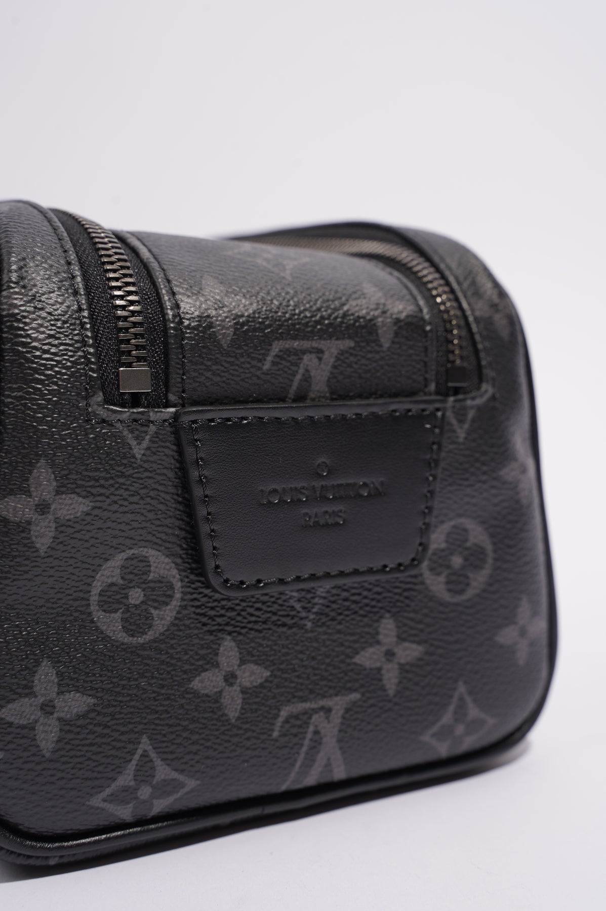 Louis Vuitton LV Dopp kit tautillon monogram Black Leather ref.509981 -  Joli Closet