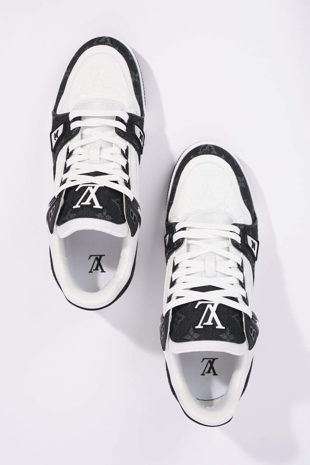Louis Vuitton Mens Virgil Abloh Sneaker White / Black EU 42.5 / UK