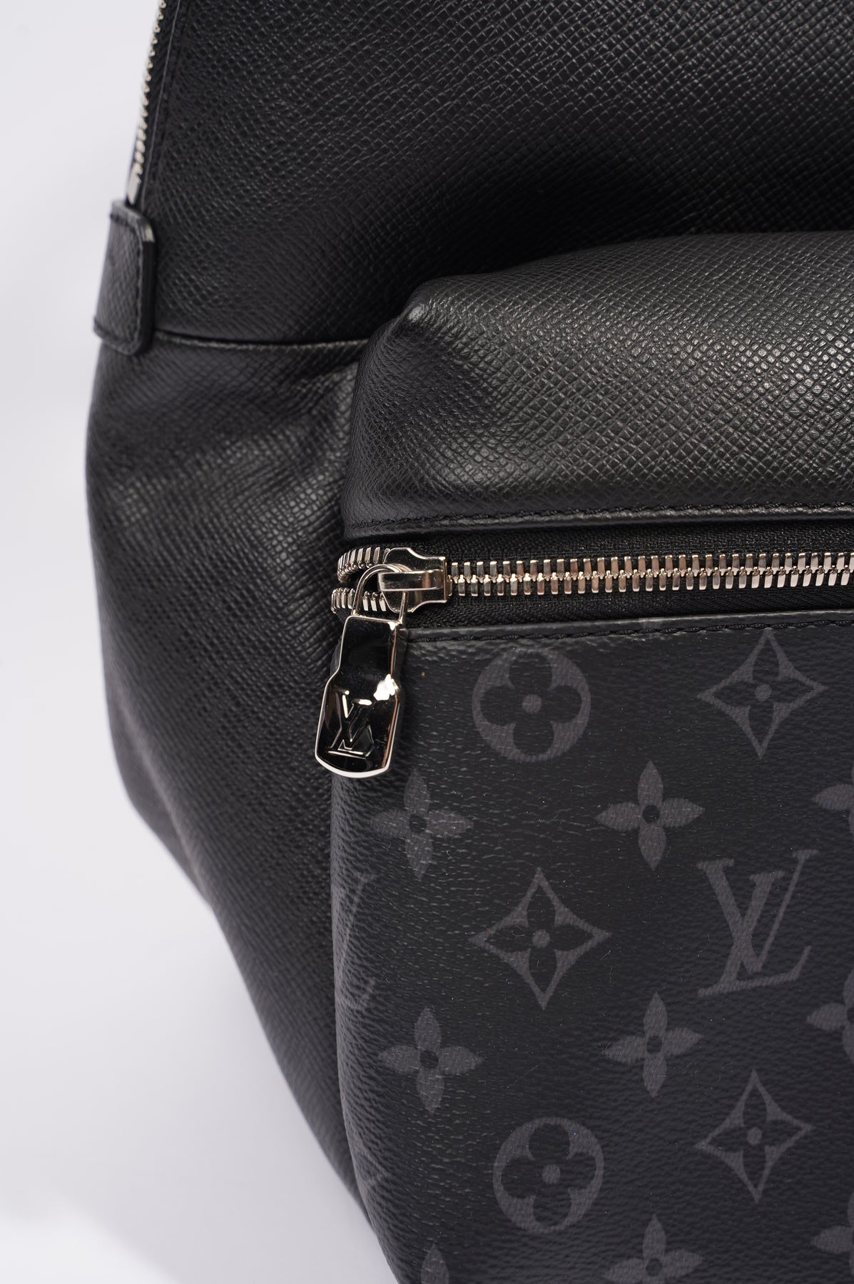 Louis Vuitton Black Monogram Eclipse & Taiga Discovery Backpack
