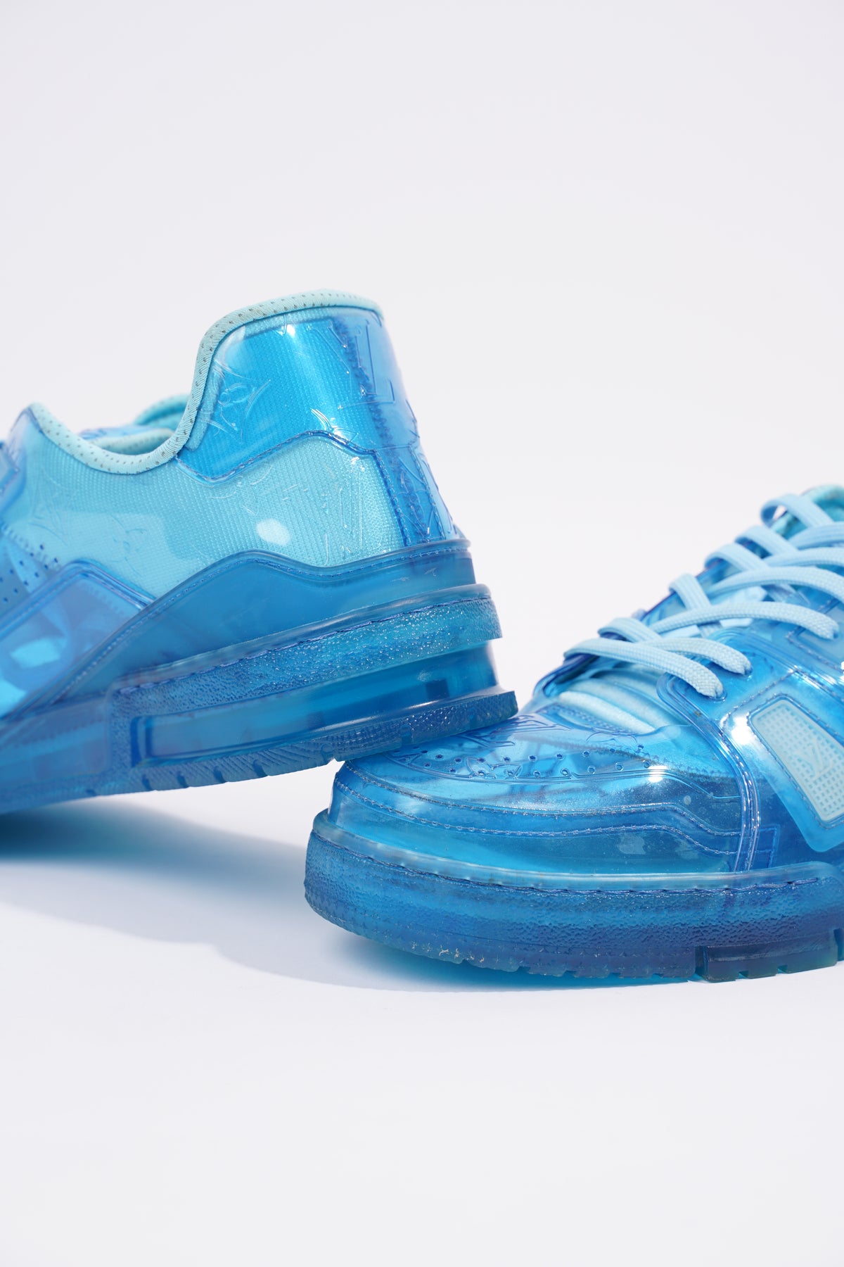 Louis Vuitton Mens Transparent Low Top Sneaker Blue EU 43 / UK 9 – Luxe  Collective