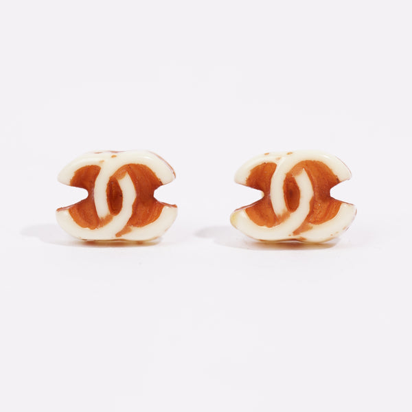 Cc earrings Chanel Brown in Plastic - 35332050
