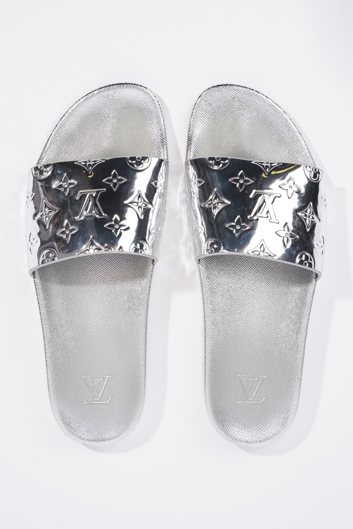 Sandals Louis Vuitton Silver size 10 US in Rubber  30239091