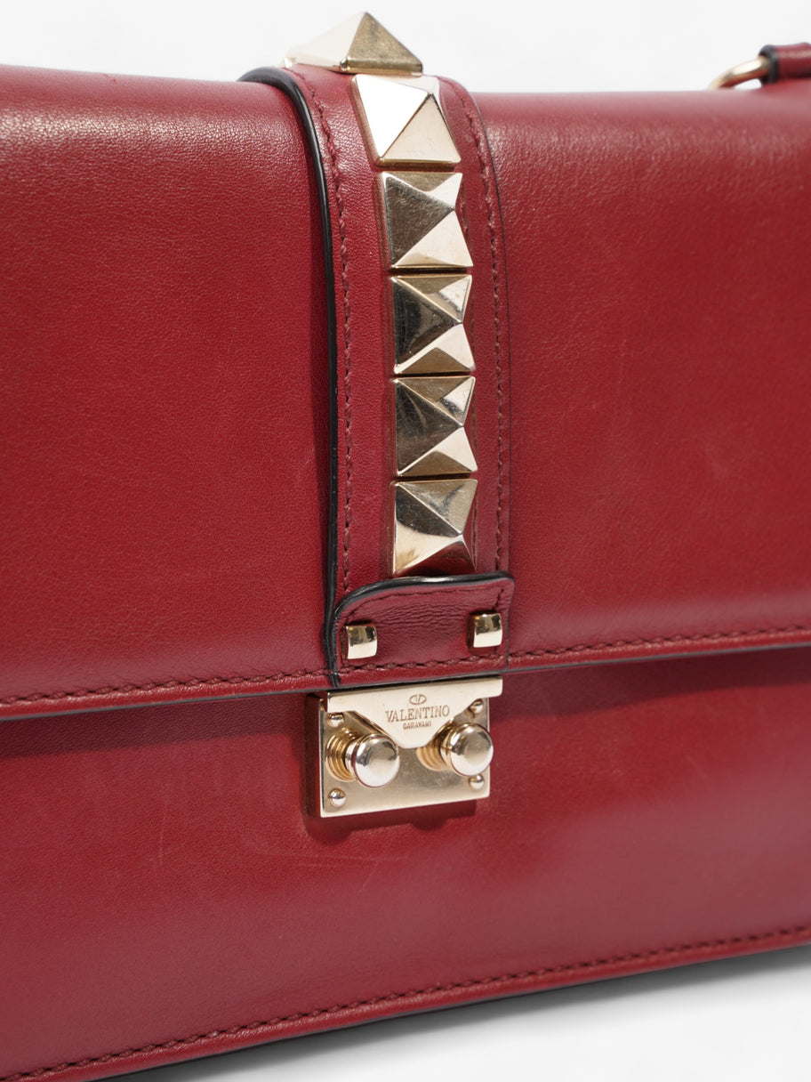 Rockstud Medium Glam Lock Flap Burgundy Leather Image 11