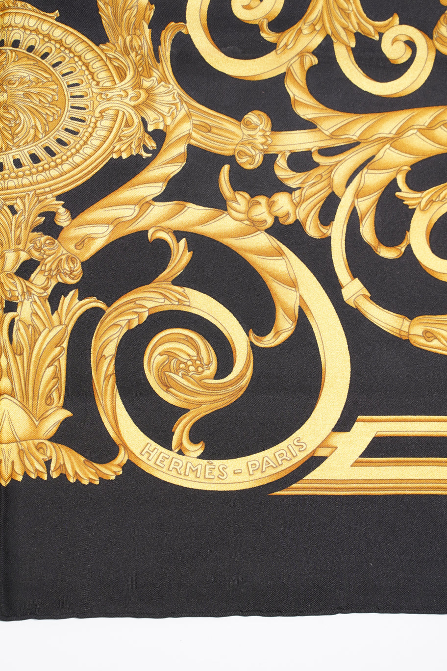 Les Tuileres  Gold / Black Silk Image 4