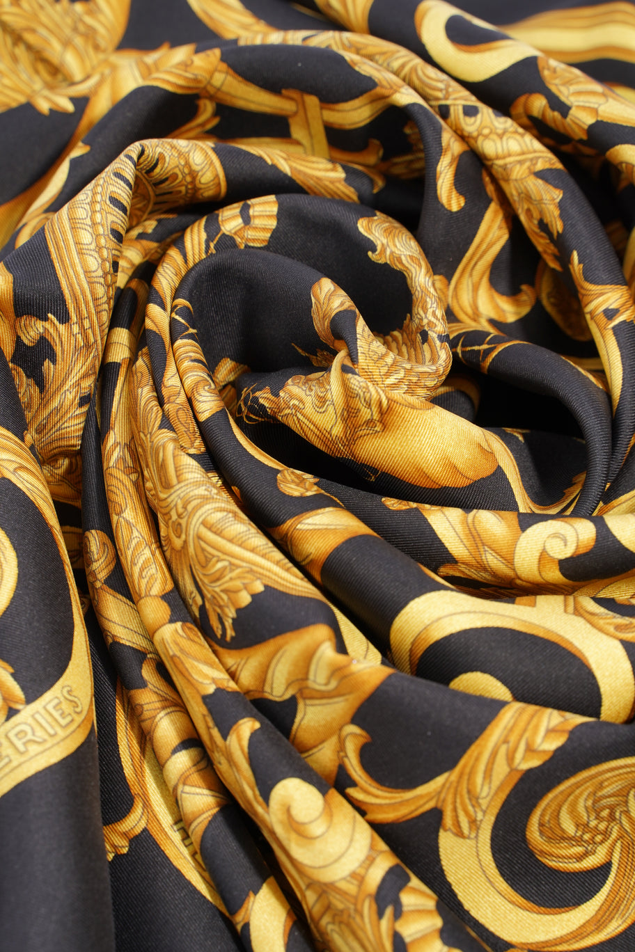 Les Tuileres  Gold / Black Silk Image 6