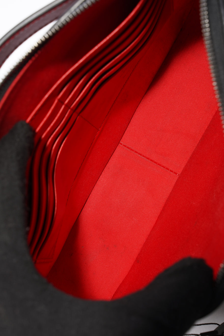 Ruisbuddy Messenger Bag  Black / Red Calfskin Leather Image 7