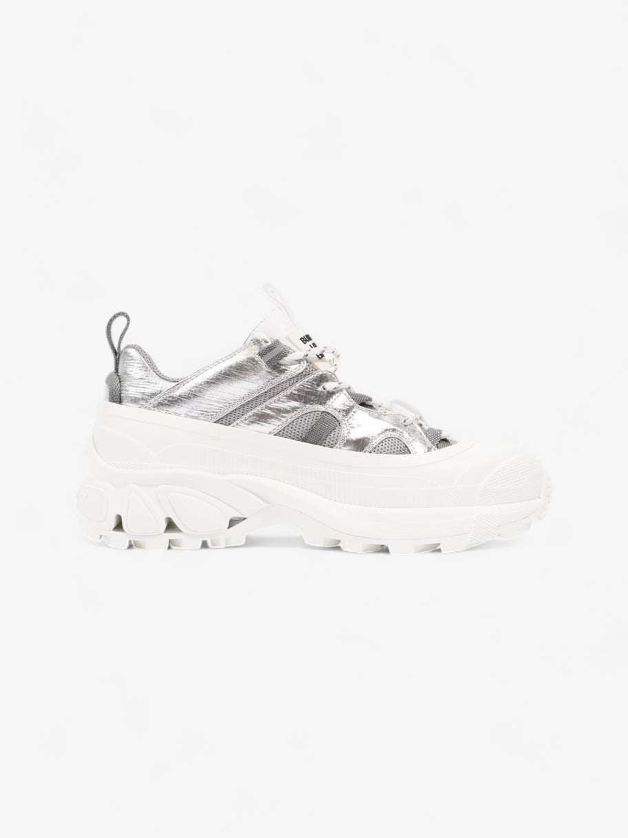 Burberry Arthur White / Silver Mesh EU 39.5 UK 6.5 Image 4