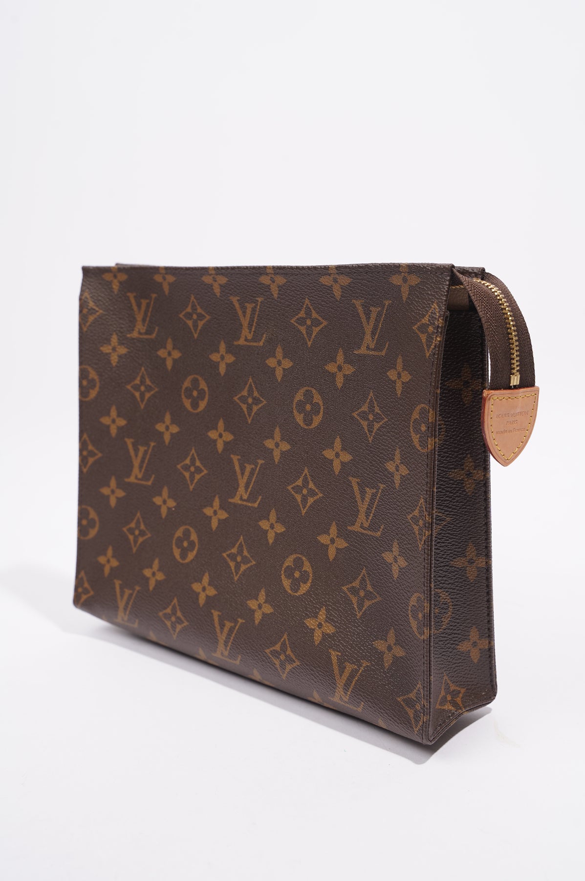 Lv toiletry discount bag 26