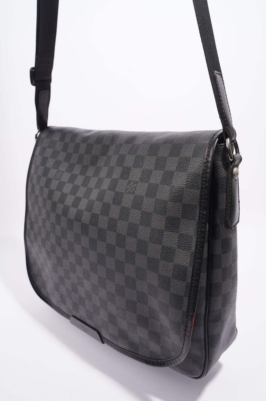 Louis Vuitton Daniel Damier Graphite Canvas MM Image 13