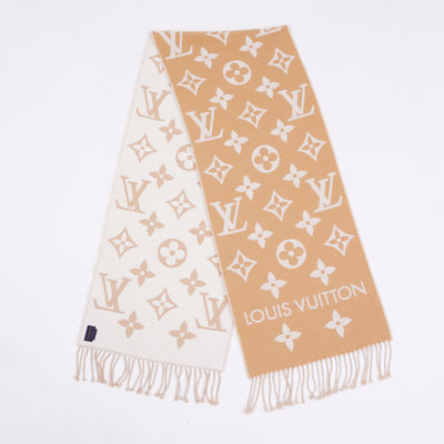 Louis Vuitton Essential Scarf Beige Monogram Wool 186 x 34cm – Luxe  Collective