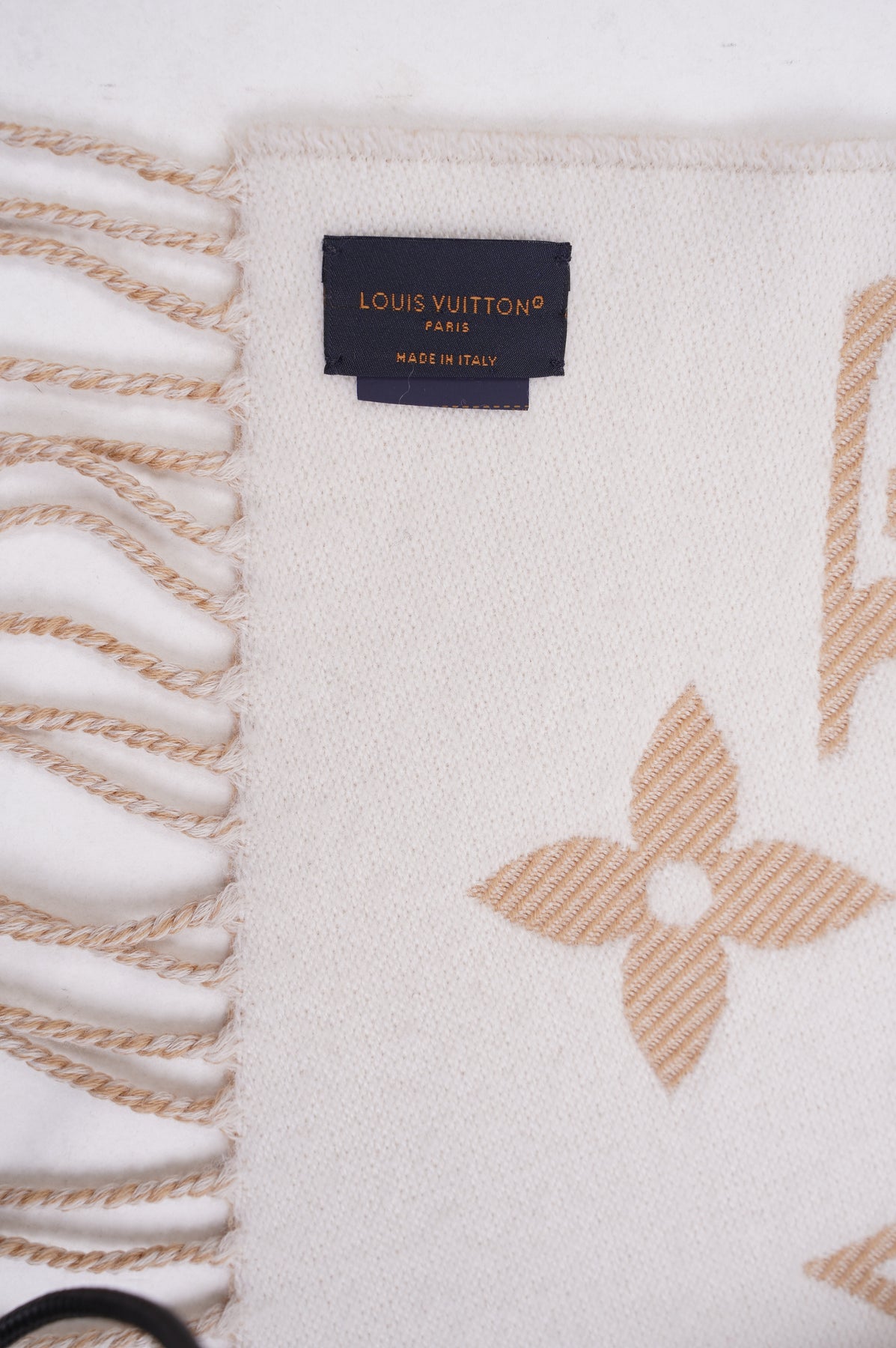 LV Essential Scarf Luxury - Beige - Wool - Women - Louis Vuitton®