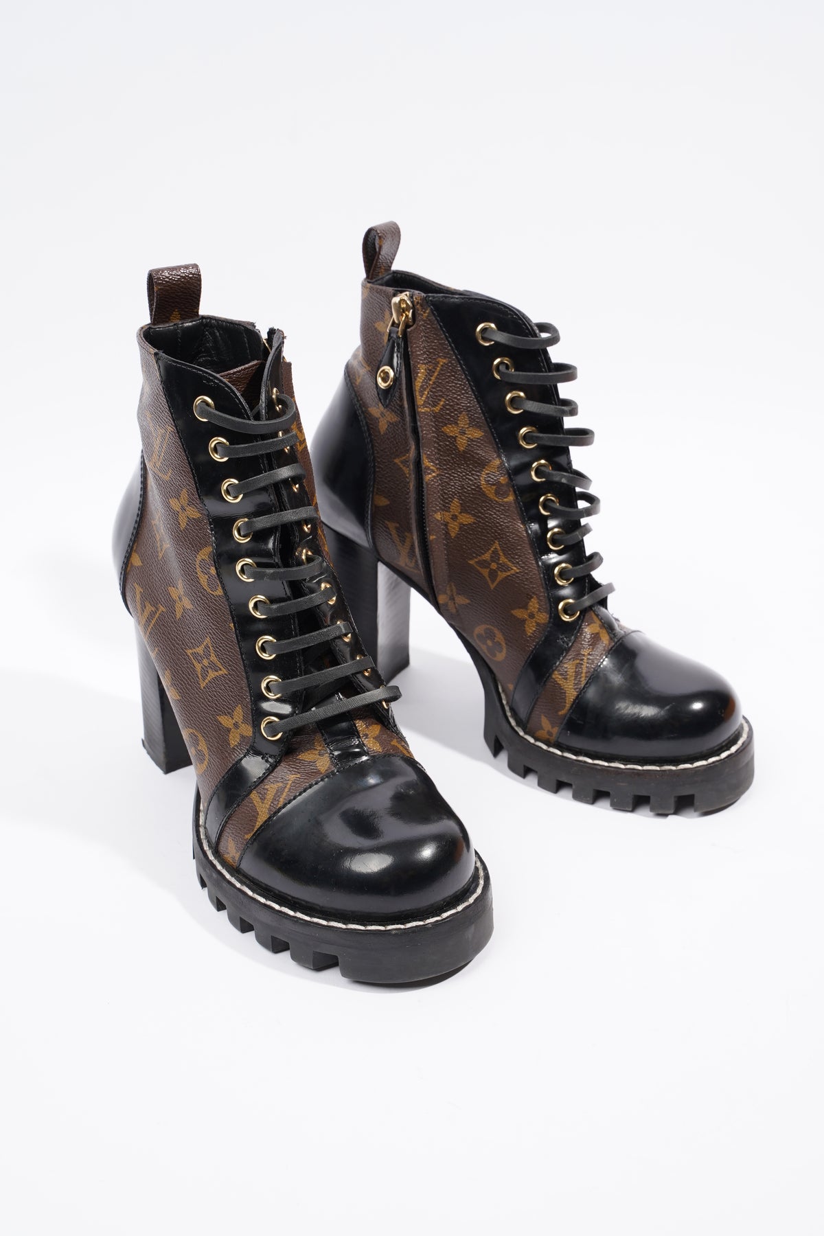 Star trail hot sale ankle boots