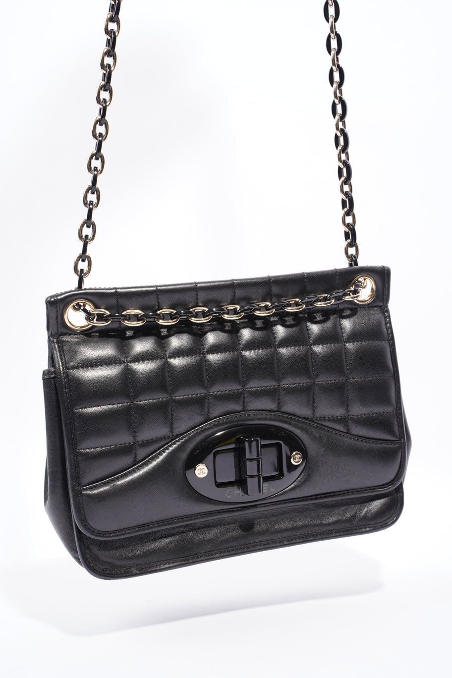 Chain Flap Black Leather Image 13