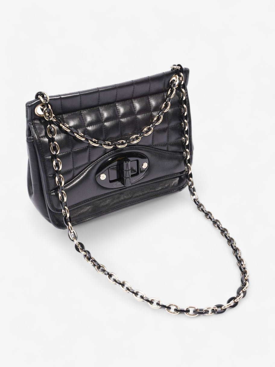 Chain Flap Black Leather Image 15