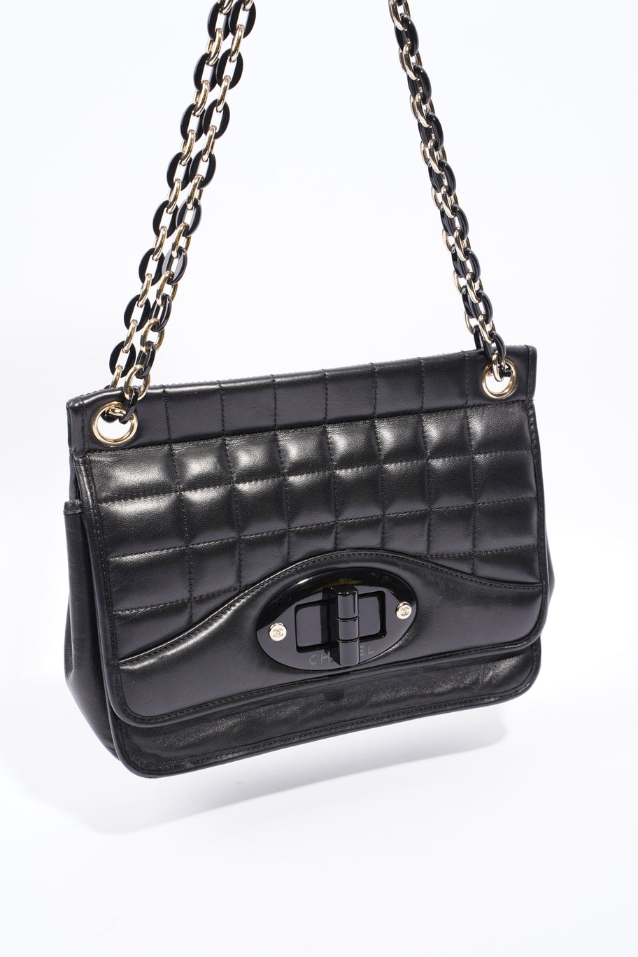 Chain Flap Black Leather Image 16