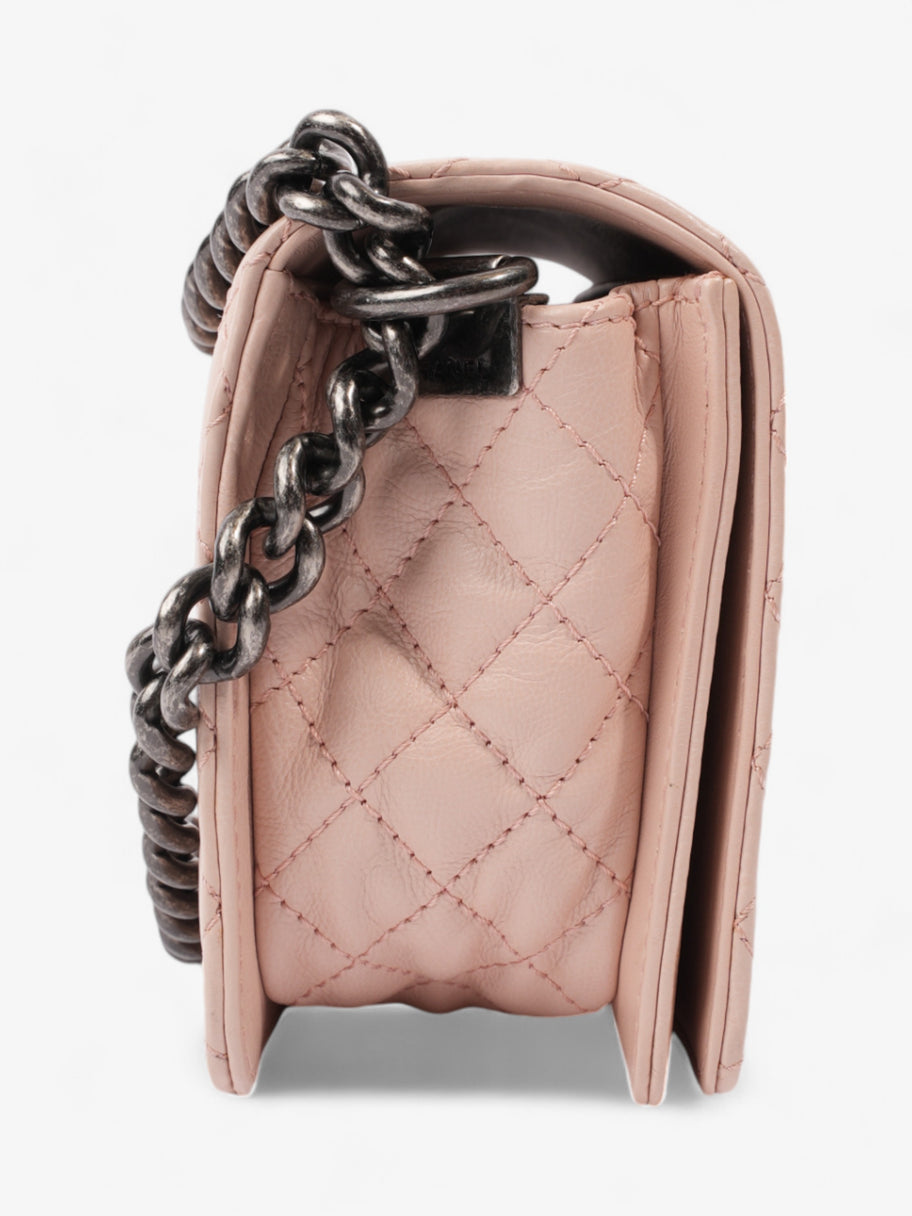 Chanel Boy Bag Light Pink Leather Medium Image 5