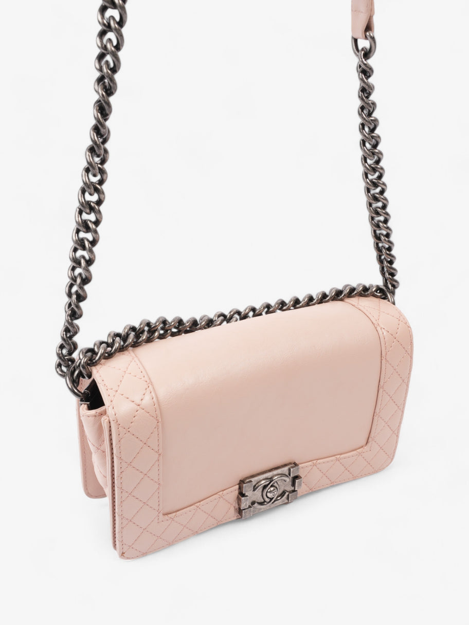 Chanel Boy Bag Light Pink Leather Medium Image 7