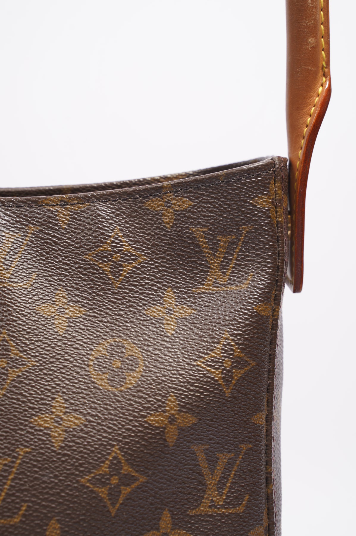 Louis Vuitton Looping Shoulder Bag Monogram Canvas GM – Luxe Collective