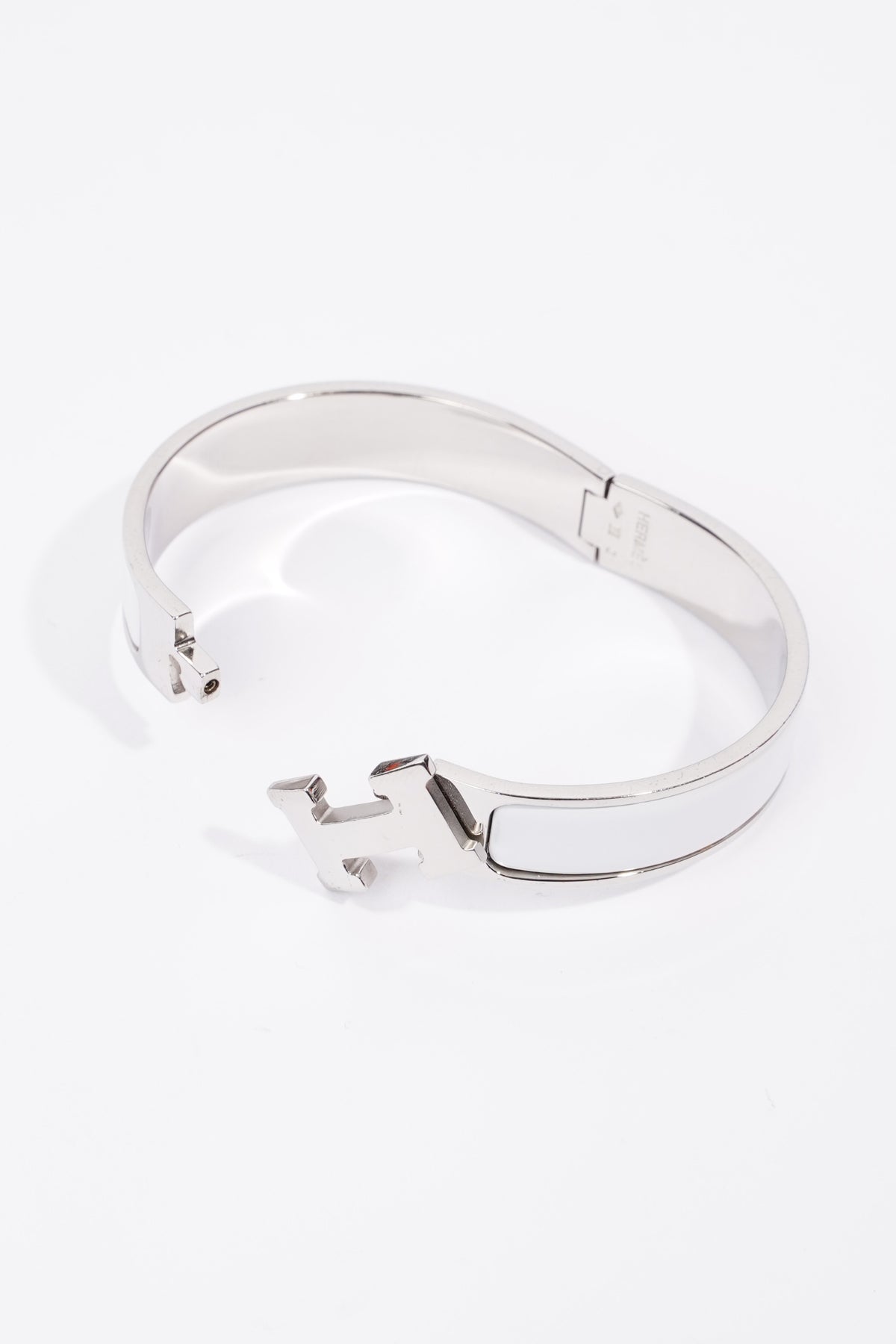 Hermes Narrow Clic H Bracelet (Noir/Palladium Plated) - GM | Rent Hermes  jewelry for $55/month - Join Switch