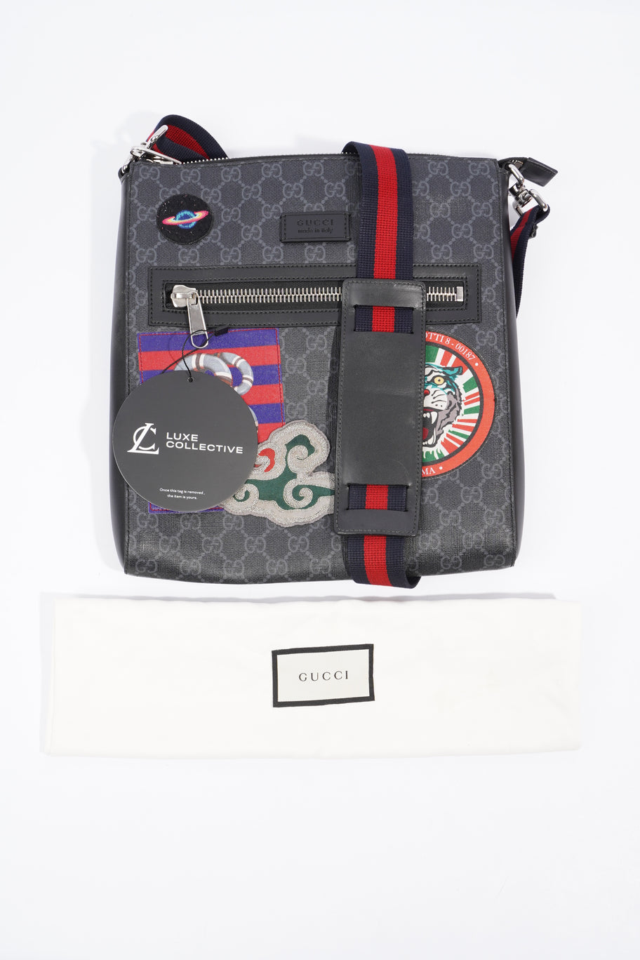 Gucci night courrier gg supreme messenger bag best sale