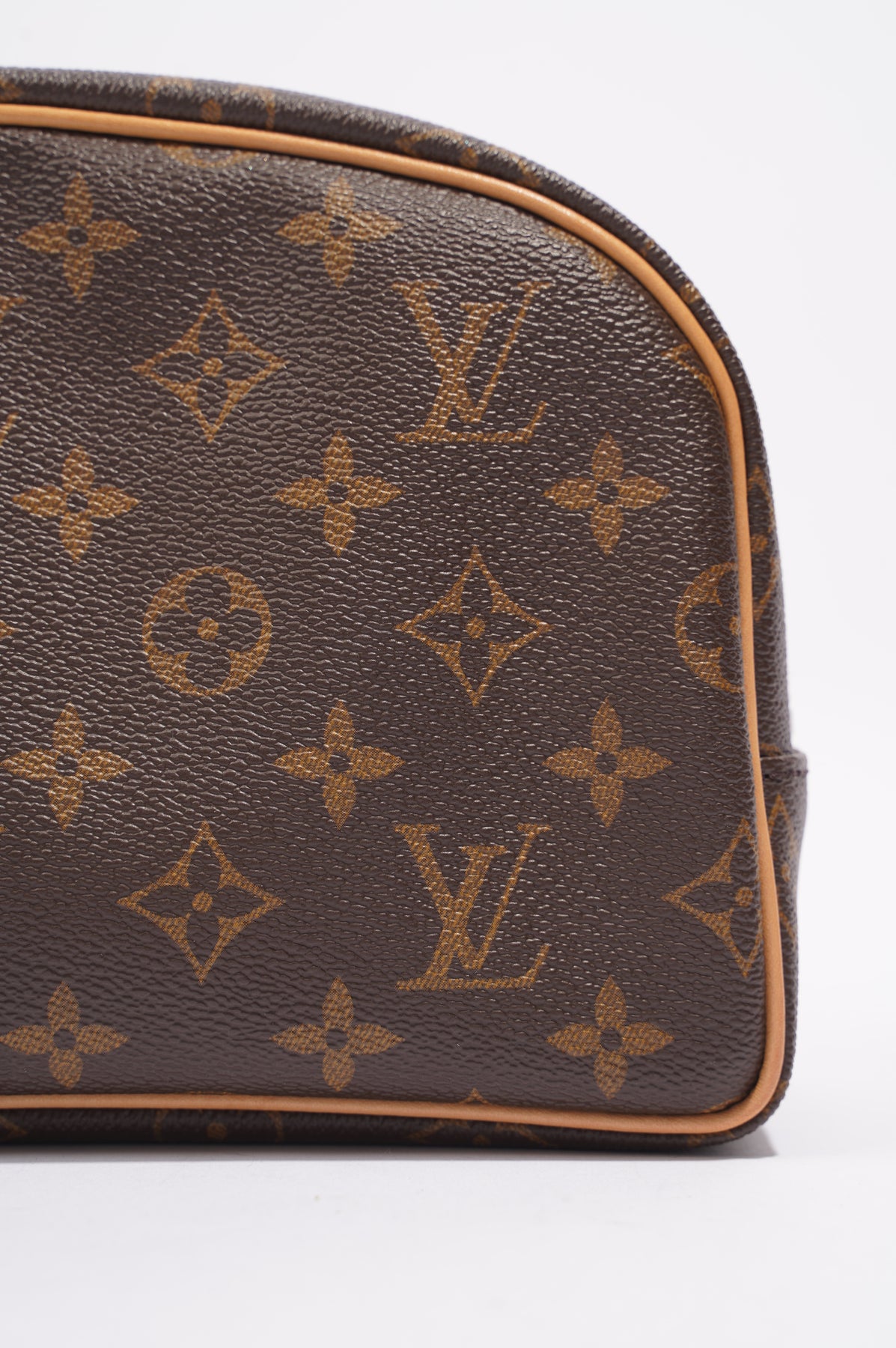 Louis Vuitton Louis Vuitton Toiletry 25 Monogram Coated Canvas