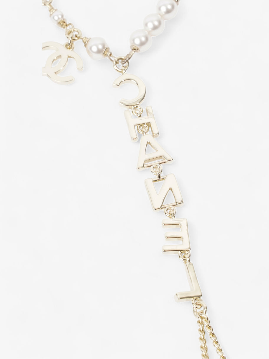 Chanel Pearl Logo Bracelet with Chain Ring Light Gold / Pearl Base Metal Image 4