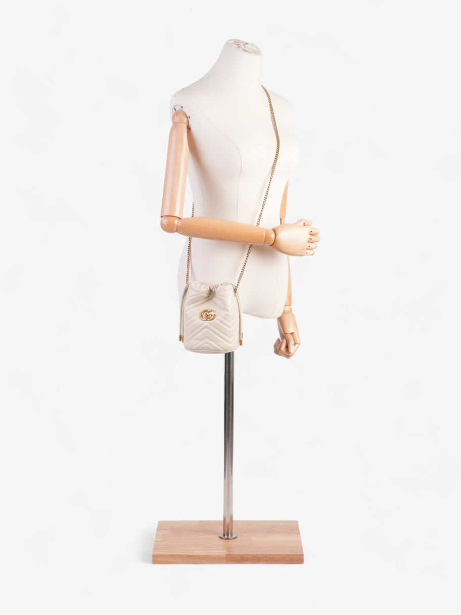 Gucci Marmont Bucket Bag White Leather Image 2