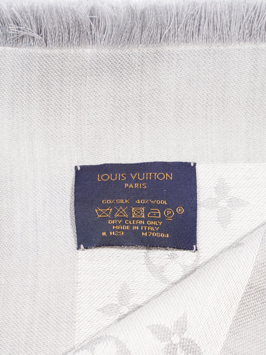 Louis Vuitton Classic Shawl Monogram Grey Silk Image 6