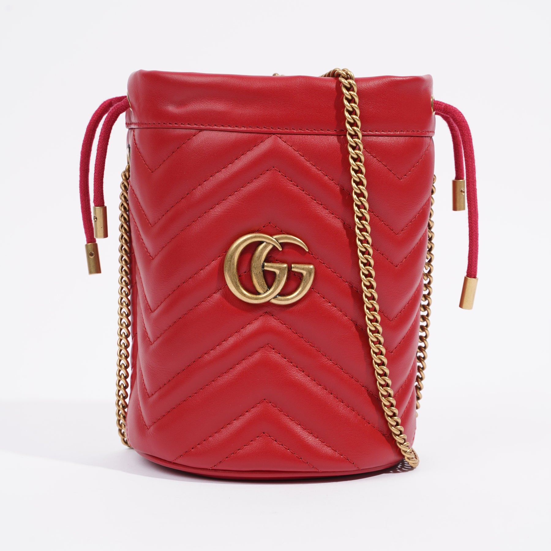 Gucci gg marmont hot sale quilted leather bucket bag