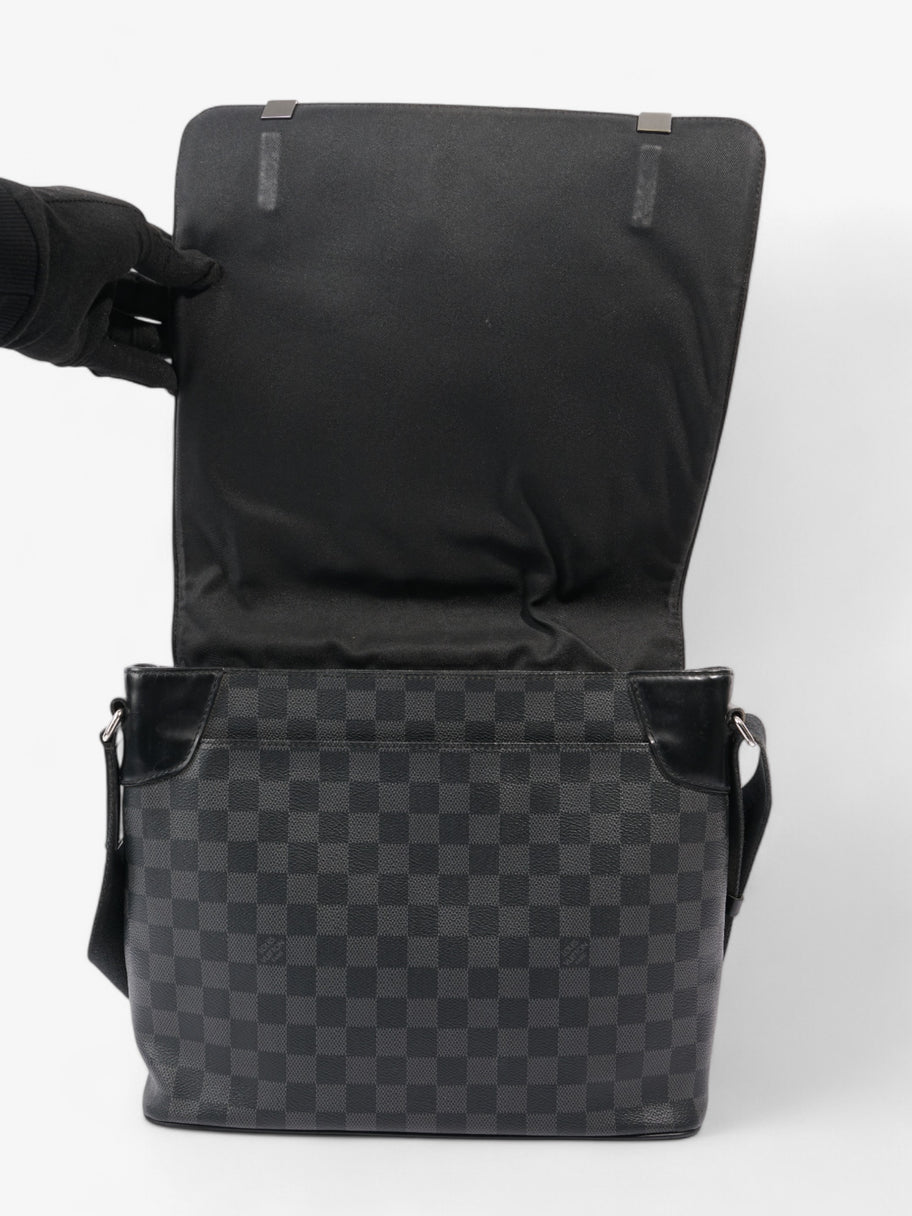 Louis Vuitton District Messenger Bag Damier Graphite Coated Canvas Image 9