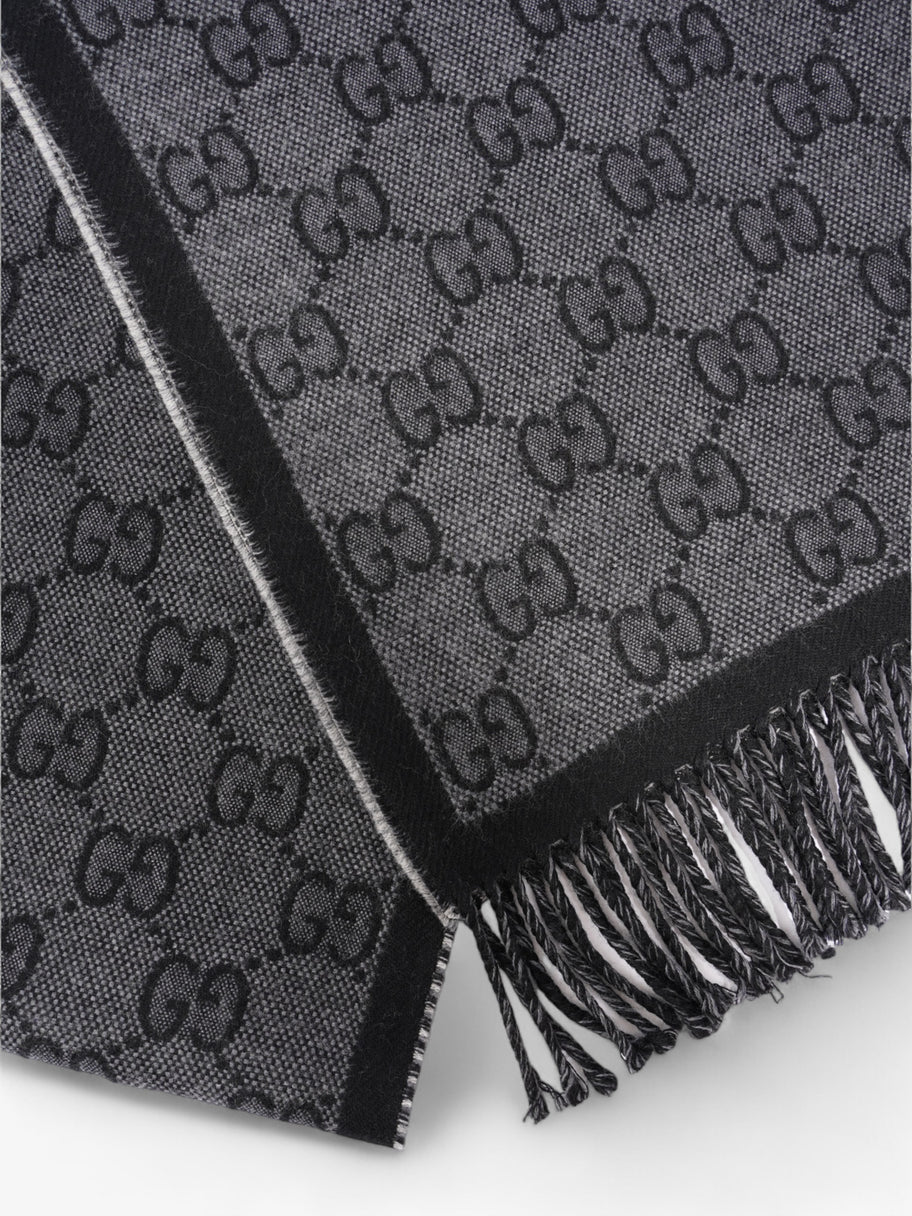 Gucci GG Jacquard Pattern Scarf with Tassels GG Supreme / Black / Grey Wool Image 2