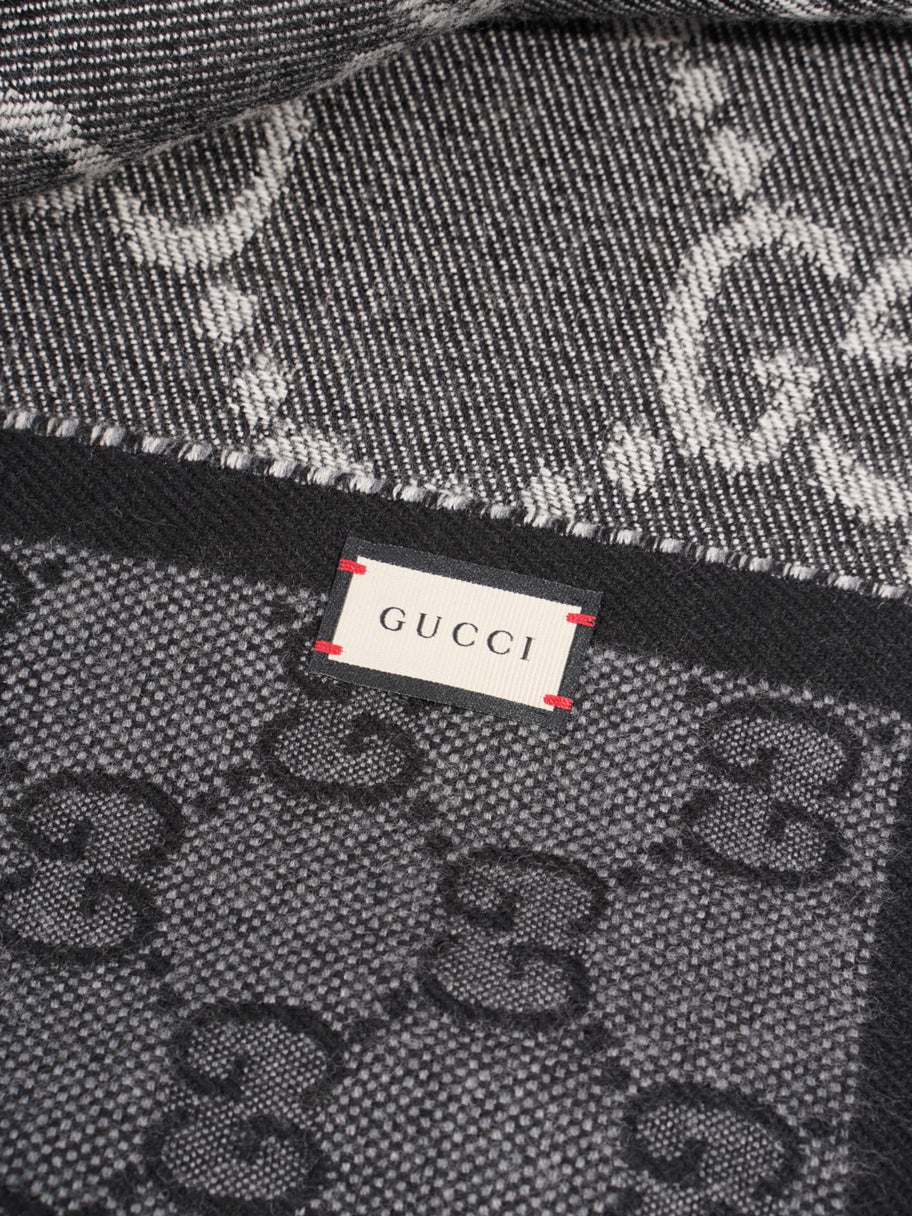 Gucci GG Jacquard Pattern Scarf with Tassels GG Supreme / Black / Grey Wool Image 3