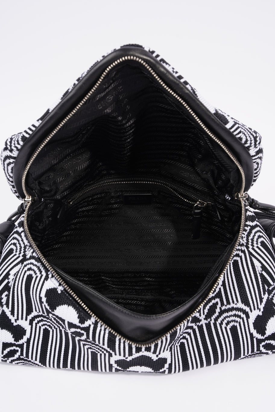 Signaux Jacquard Shoulder Bag Black / White Fabric Image 7