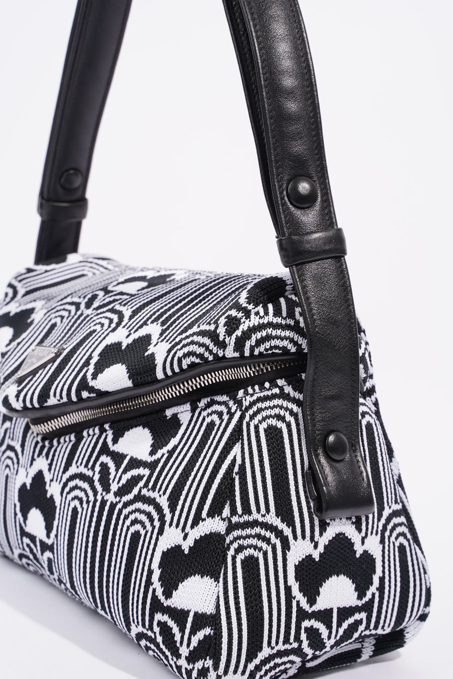 Signaux Jacquard Shoulder Bag Black / White Fabric Image 12