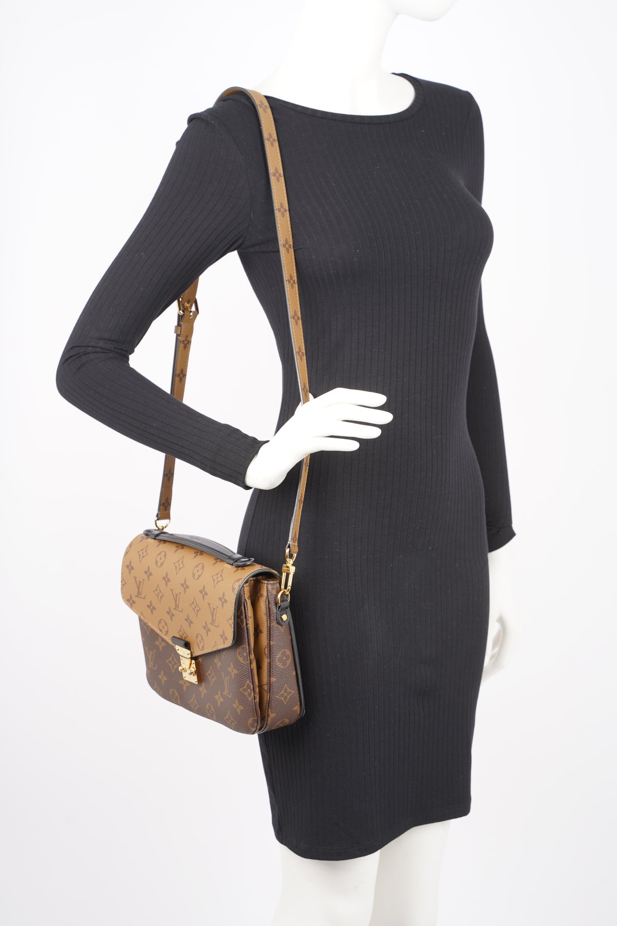 Louis Vuitton Womens Pochette Metis Reverse Monogram – Luxe Collective