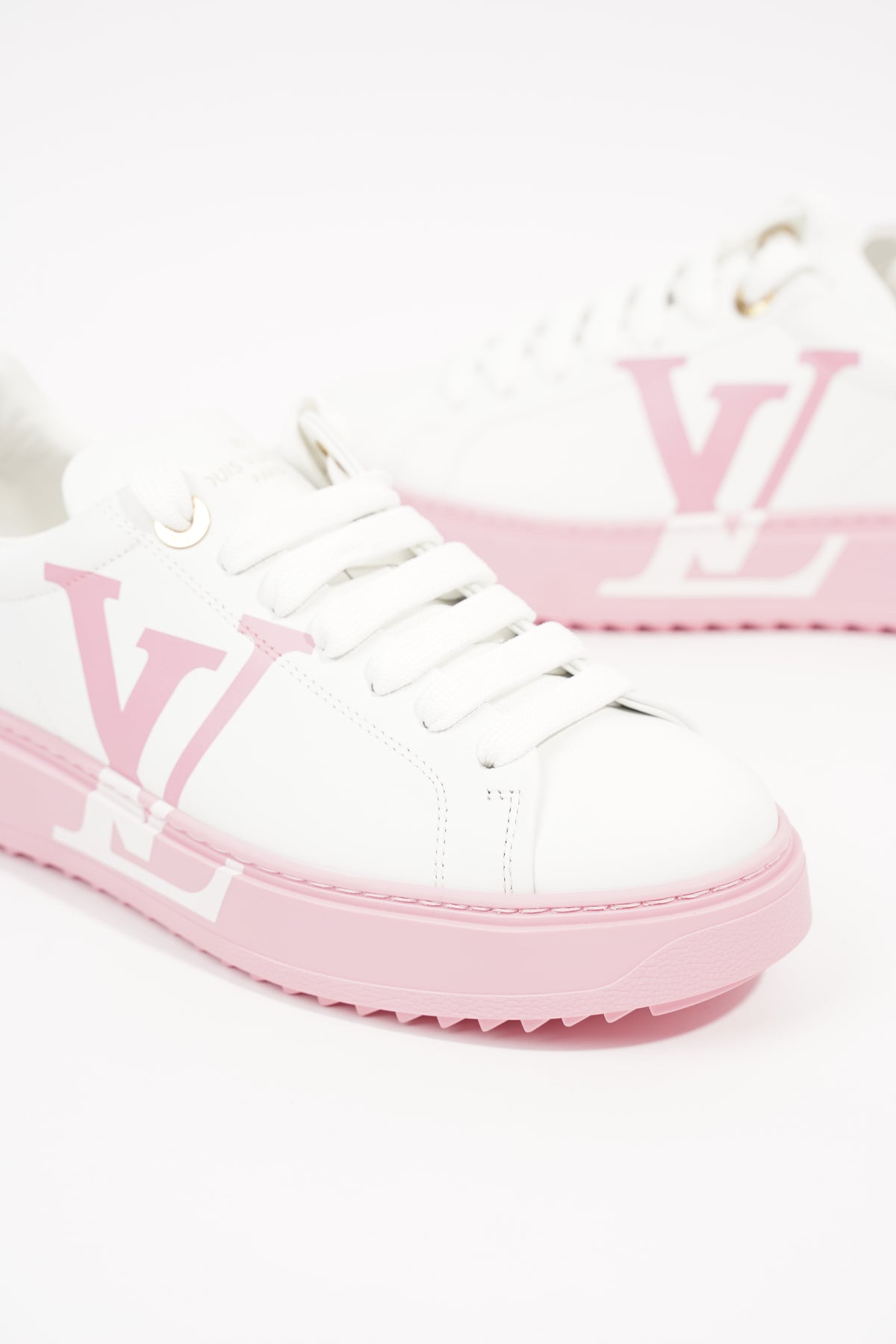 Time out leather trainers Louis Vuitton Pink size 34.5 EU in