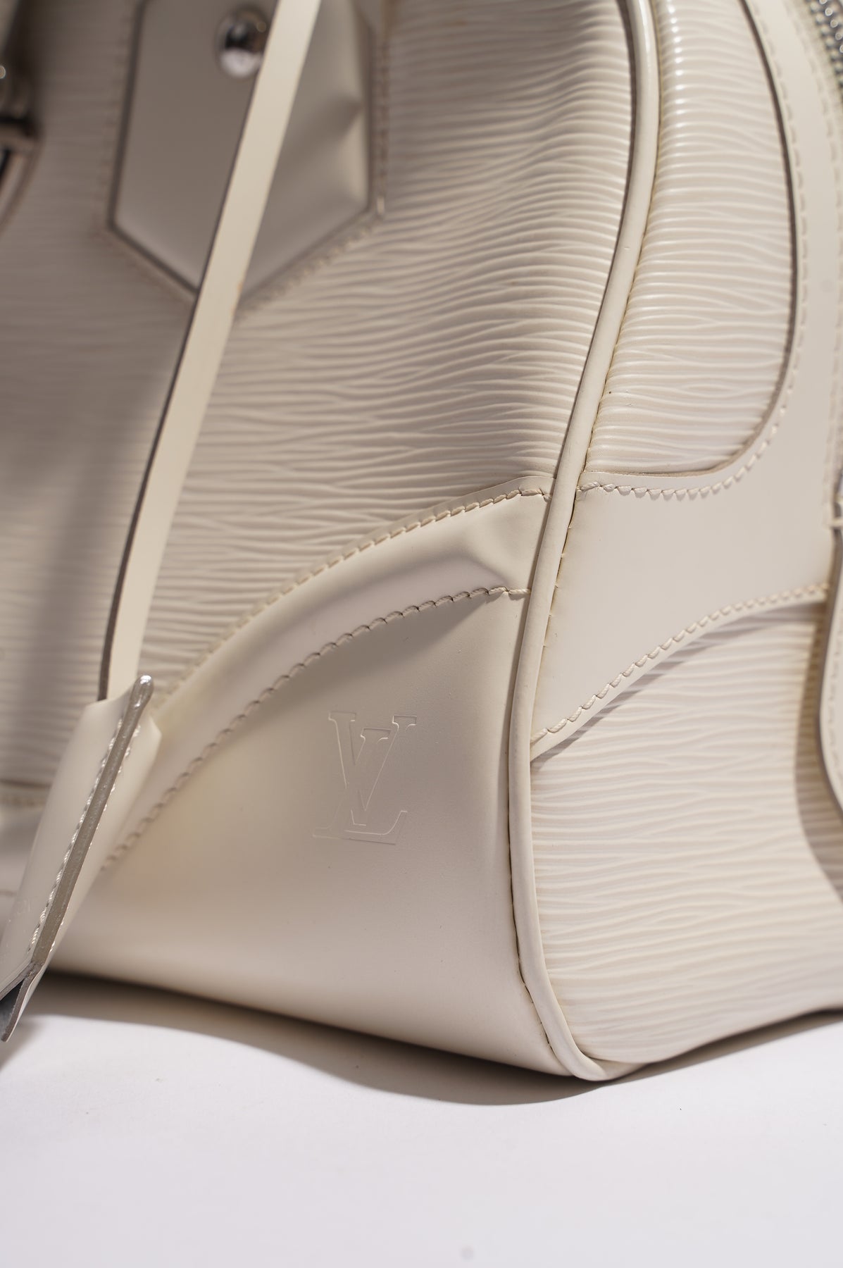 Louis Vuitton - Bowling Montaigne GM Epi Leather Ivory