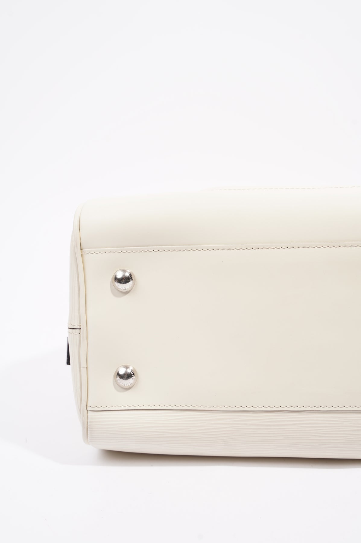 Montaigne vintage leather handbag Louis Vuitton White in Leather - 27493717