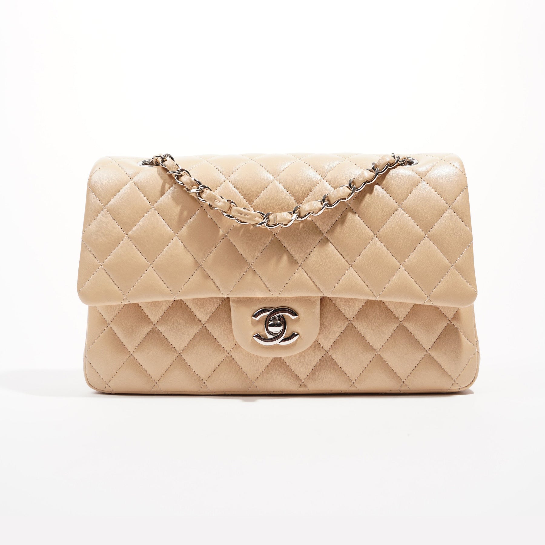 Vintage Lux Chanel Beige Double-Flap Classic Bag, Chanel classic medium  double flap bag in beige lambskin …