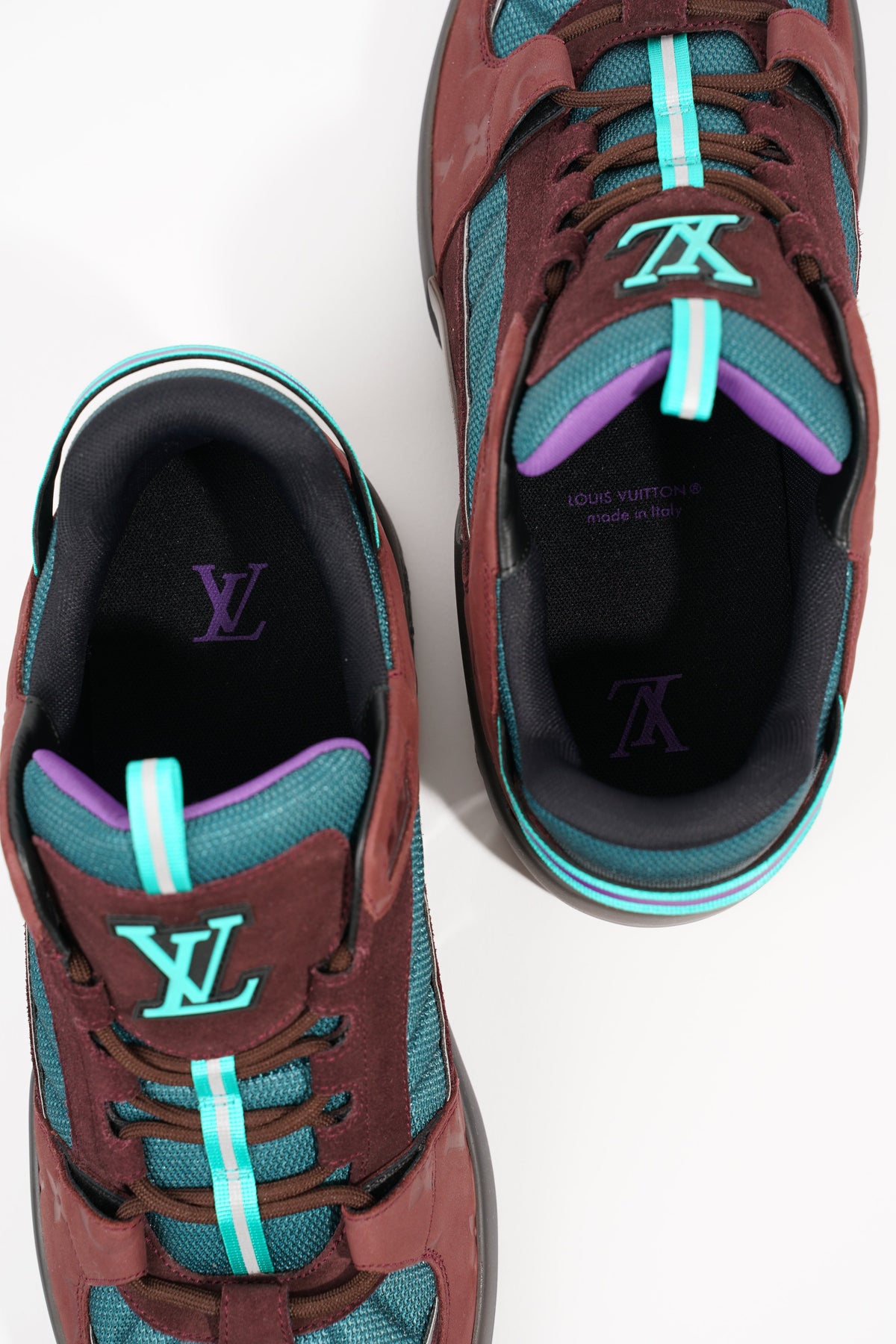 Louis Vuitton Mens A View Sneaker Burgundy Cyan EU 43 / UK 9 – Luxe  Collective