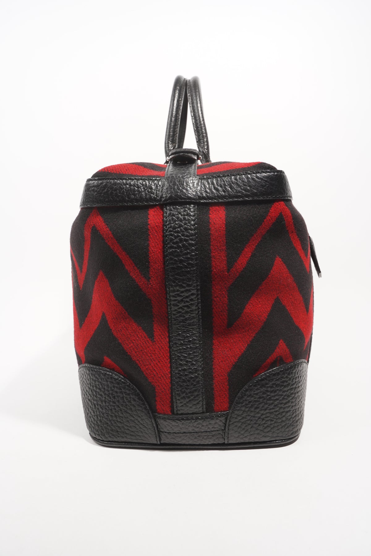 Cloth travel bag Louis Vuitton Black in Cloth - 16552354