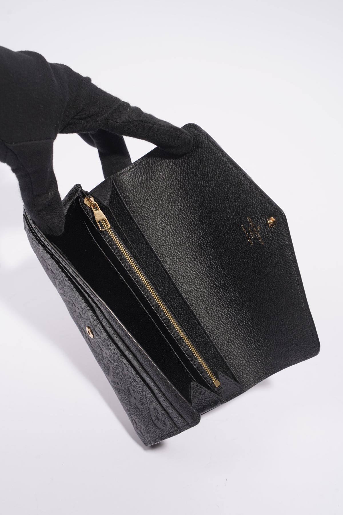 Like New Louis Vuitton Empreinte Black Leather wallet Bo-Fold