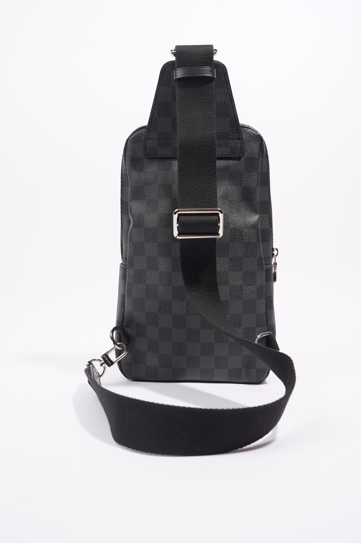 Louis Vuitton Damier Graphite Avenue Sling Bag – Oliver Jewellery