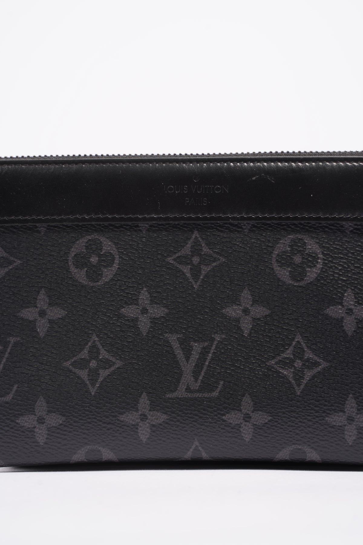 Louis Vuitton Preloved Monogram Discovery Pochette