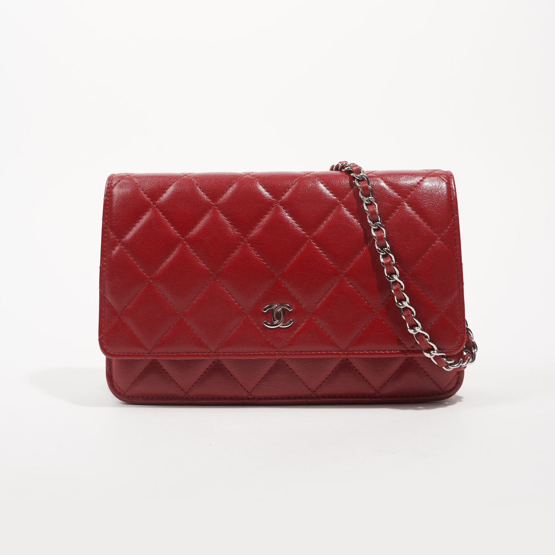 12 Ways To Wear The Chanel Wallet On Chain WOC 