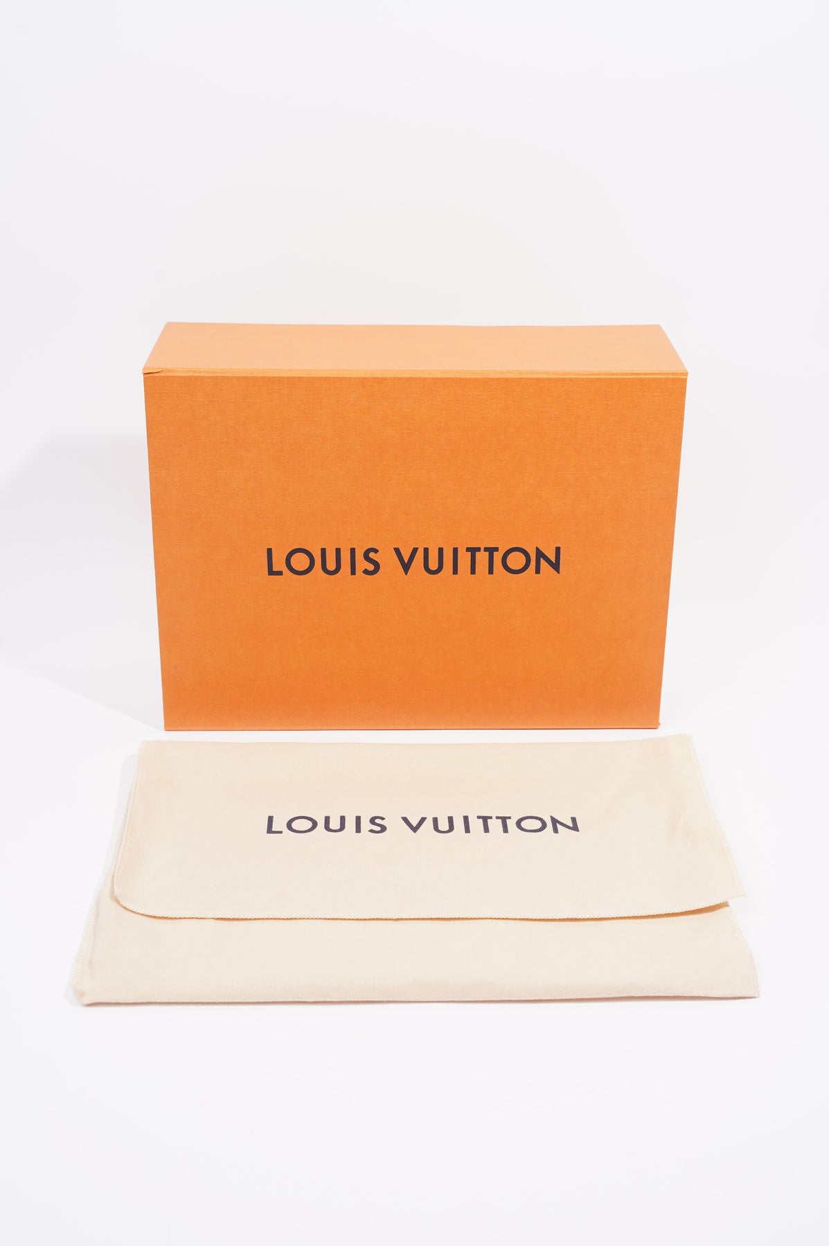 Louis Vuitton® Marelle Quartz. Size