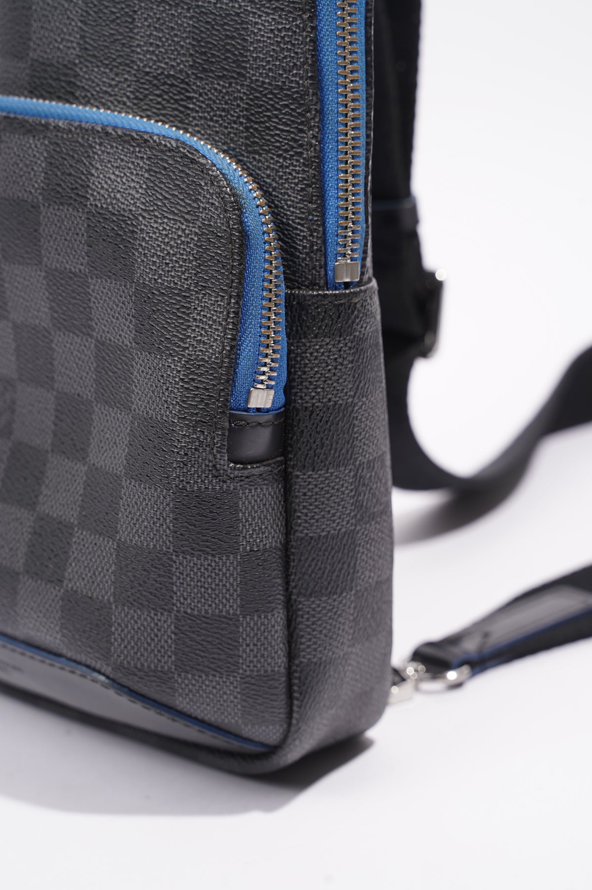 Shop Louis Vuitton DAMIER Avenue sling bag (N40097) by inthewall