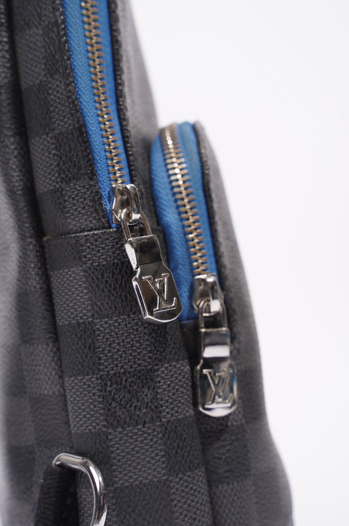 Louis Vuitton Damier Graphite Avenue Sling Bag ○ Labellov ○ Buy