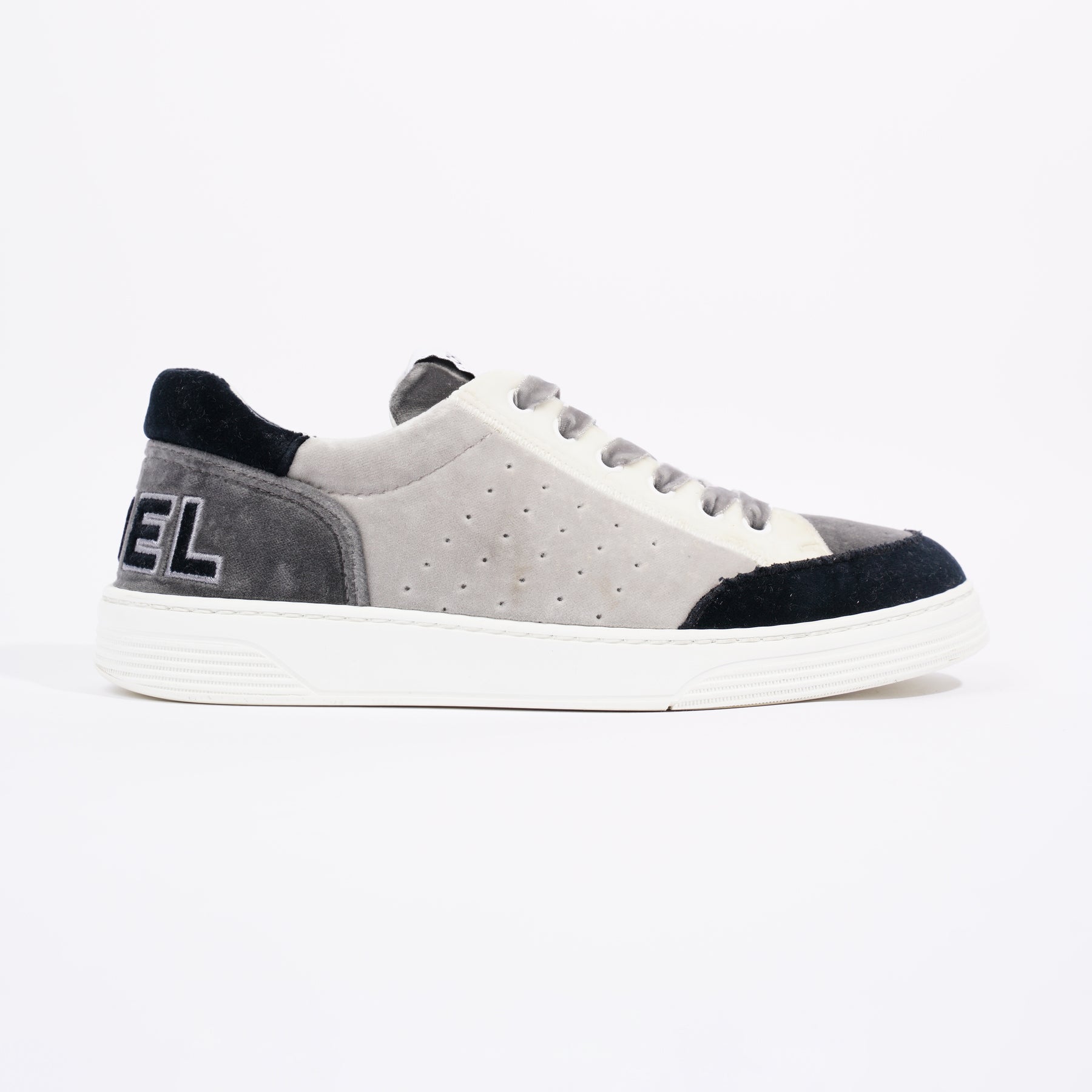 Chanel Womens Low Top Sneakers Grey / Navy / Cream EU 40.5 / UK 7.5 – Luxe  Collective
